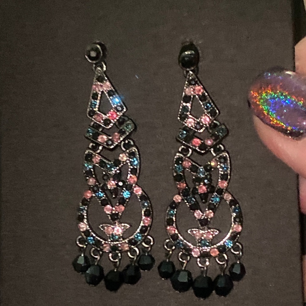 Chandelier earrings